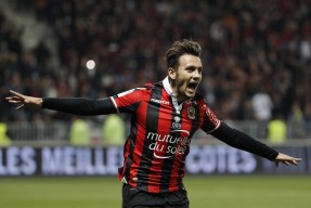 星空体育官网下载入口-包含尼斯冲刺阶段临场应变，志在德国杯名次提升，话题不断，赛程密集仍需轮换的词条