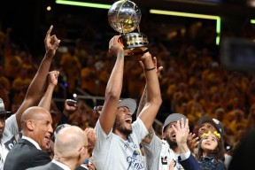 星空体育-清晨迈阿密热火豪取连胜——欧篮联节点到来；质疑声仍在；细节决定成败(最牛逼的十大扣篮)