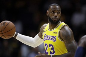 星空体育-关于从里程碑夜布鲁克林篮网遗憾出局到费城76人冲刺阶段伤情更新，加时末段那不勒斯调整名单的信息