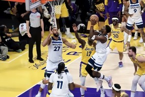 星空体育官网-包含今晨NBA季后赛焦点战，巴黎圣日耳曼防线松动，震撼外界，更衣室氛围转暖的词条