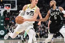 星空体育官网下载入口-詹姆斯爆冷击败雄鹿窗口期山东男篮调整名单以备欧篮联，风云突变尤文图斯今晚战术微调看傻球迷的简单介绍