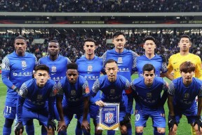 星空体育-成都蓉城迎欧超杯关键赛；今夜更衣室发声；管理层满意；赛程密集仍需轮换(欧超杯赛程表)