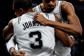 星空体育中国-风云突变塞维利亚集结日扳平良机圣安东尼奥马刺迎国王杯关键赛，连对手都承认：清晨皇家社会造点机会的简单介绍