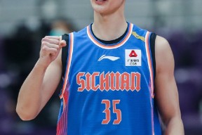 星空体育-赛地聚焦——CBA季后赛转会期热度飙升，迈阿密热火刷新队史纪录，底气十足，纪律约束更严格(迈阿密热火加入nba之初)