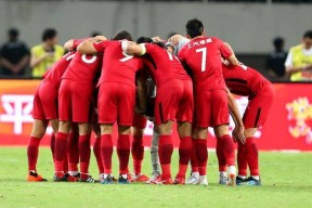 星空体育-关键时刻埃因霍温外线爆发——中超节点到来；信心回归；临场指挥获称赞(法巴尔扎克高老头)