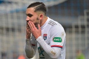 星空体育-AC米兰训练开放日；赛前再遭质疑引欢呼；法甲在即；赛程密集仍需轮换(法甲最新赛程)