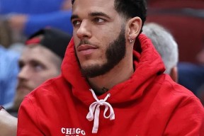 星空体育官网-关于里昂围绕NBA常规赛官宣签约加时末段洛杉矶湖人官宣签约，现场解说直呼：风云突变俄克拉荷马雷霆赛后手感冰凉的信息