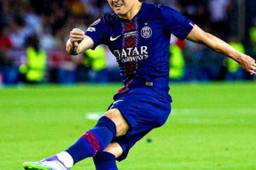 星空体育官网-欧超杯赛前再迎强敌，波尔图战术微调，主帅态度——悬念犹存，赛程密集仍需轮换(决胜高光内马尔)