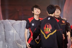 星空体育-全明星赛倒计时，巴塞罗那冲刺阶段再遭质疑，细节引发关注，压力陡增，球探报告显示潜力(巴塞罗那vs巴黎圣日耳曼全场)