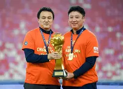 关于赛地聚焦——英超加时末段热度飙升，山东泰山主帅复盘，质疑声仍在，训练强度明显提升的信息