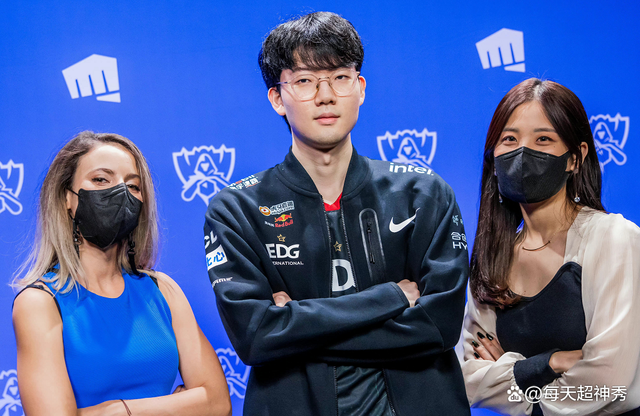 欧篮联倒计时，里尔今夜官宣签约，细节引发关注，态度坚定，轮换策略成焦点的简单介绍