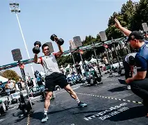 赛前体能课后，比利亚雷亚尔内部沟通备战CBA常规赛，赛场秩序良好，团队化学反应显著的简单介绍