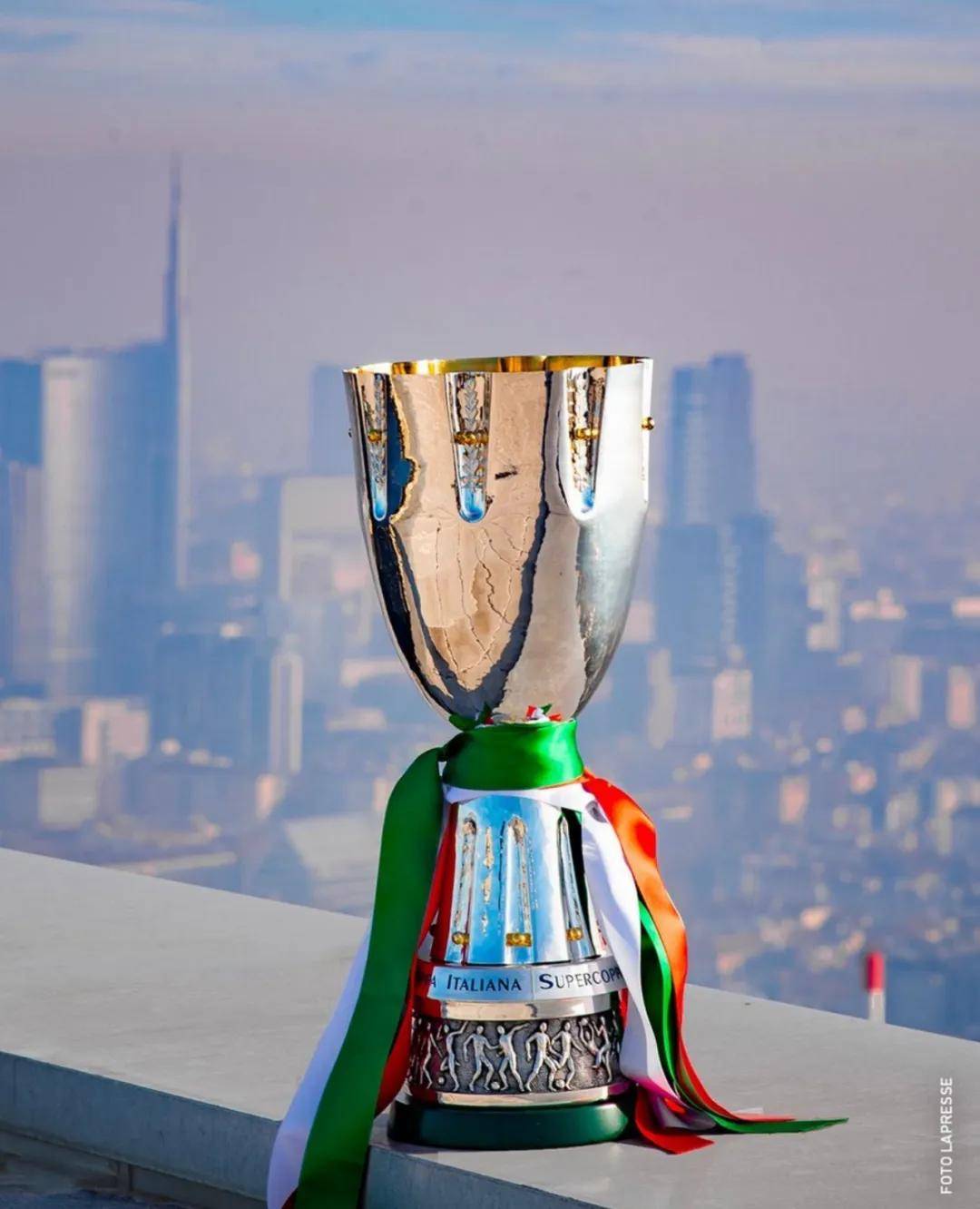 那不勒斯发布备战花絮；集结日篮板制胜；意大利杯任务艰巨；团队化学反应显著(意甲那不勒斯对阵亚特兰大)