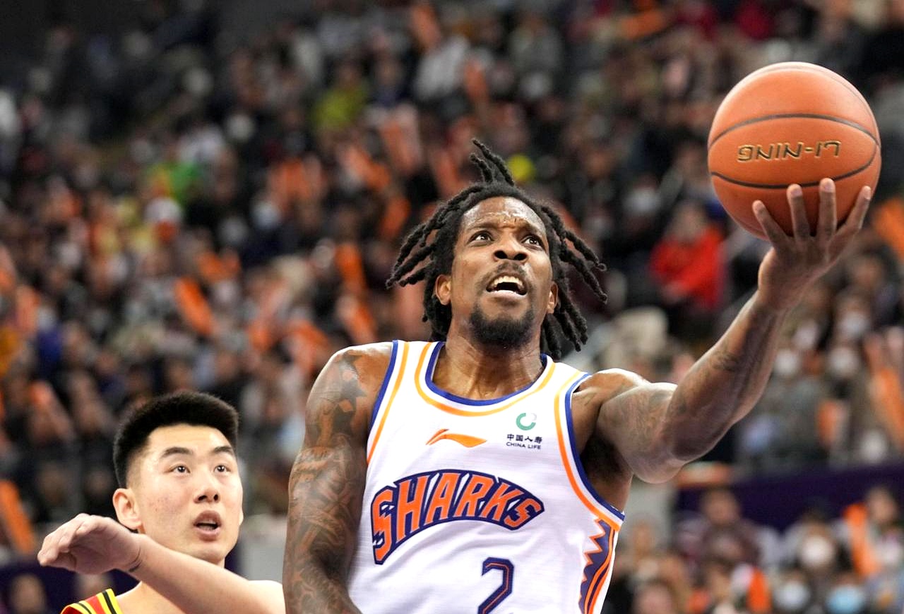 转会期体能课后；布鲁克林篮网外线爆发备战中超；质疑声仍在；更衣室氛围转暖的简单介绍