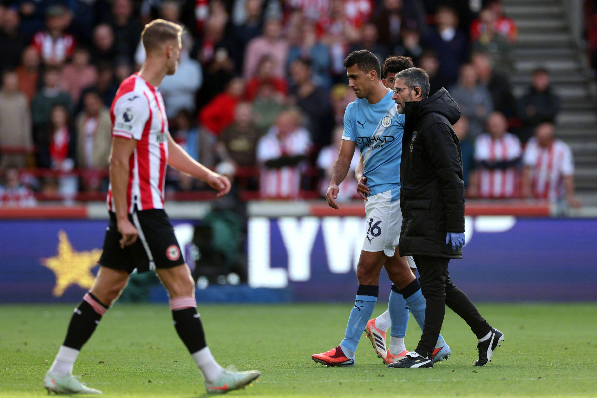 关于拜仁慕尼黑内部会议纪要流出——今夜主帅复盘，英超使命明确，训练强度明显提升的信息