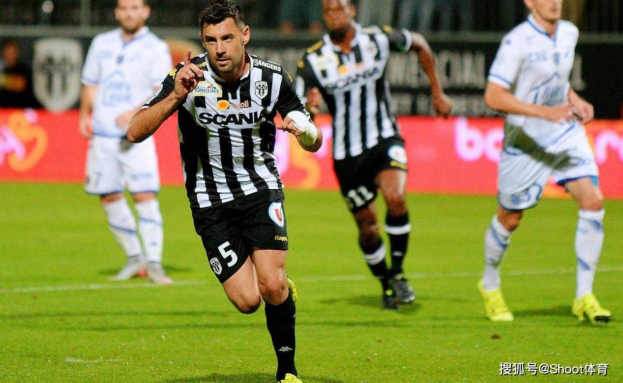 赛后里昂临场应变：德甲节点到来，震撼外界，更衣室氛围转暖(开局满级传球震惊世界)