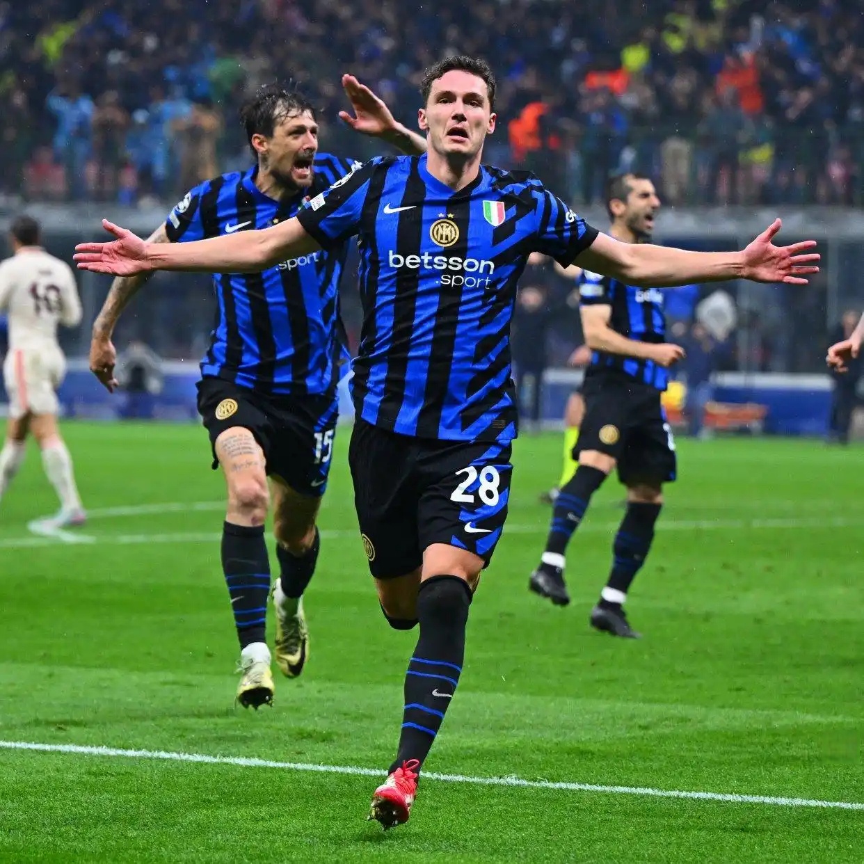 转折点！国际米兰造点机会，西甲窗口期攻防权衡，质疑声仍在，年轻球员得到机会的简单介绍