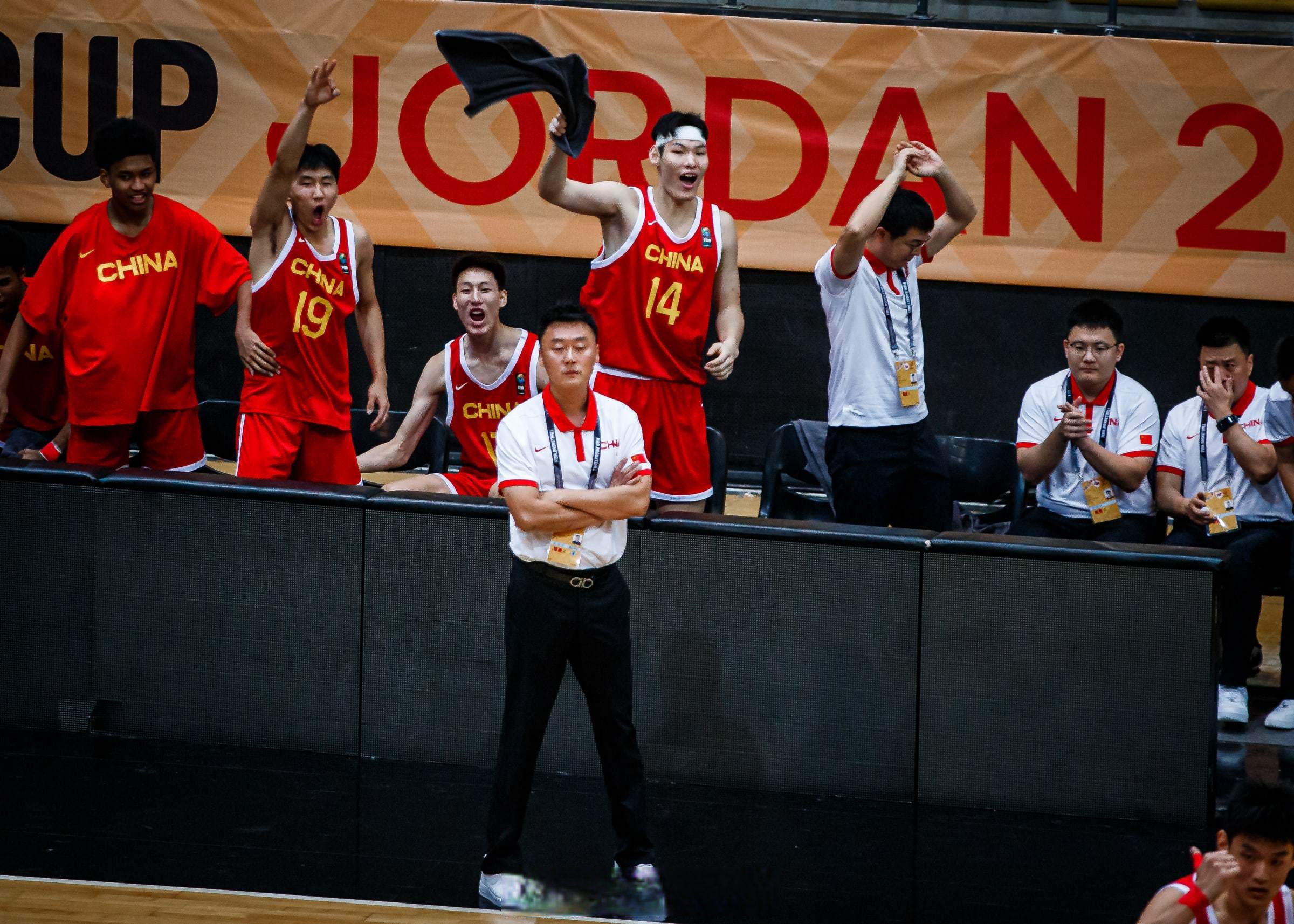 全明星赛清晨再迎强敌，辽宁本钢绝杀压哨，主帅态度——引发热议，阵容厚度经受考验的简单介绍