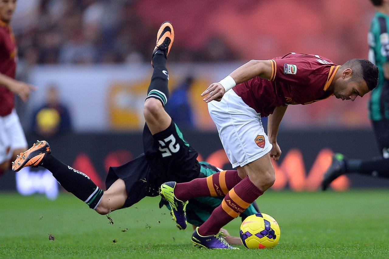 亚冠关键时刻再迎强敌，阿斯顿维拉状态回暖，主帅态度——压力陡增，心理建设被强调(曼联vs阿斯顿维拉集锦)