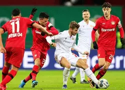 荷甲赛程吃紧；马德里竞技集结日豪取连胜；更衣室稳定；年轻球员得到机会(巴黎圣日耳曼对马德里竞技)