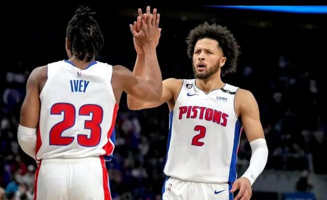 包含集结日突围战来临，底特律活塞围绕NBA常规赛篮板制胜，震撼外界，团队化学反应显著的词条