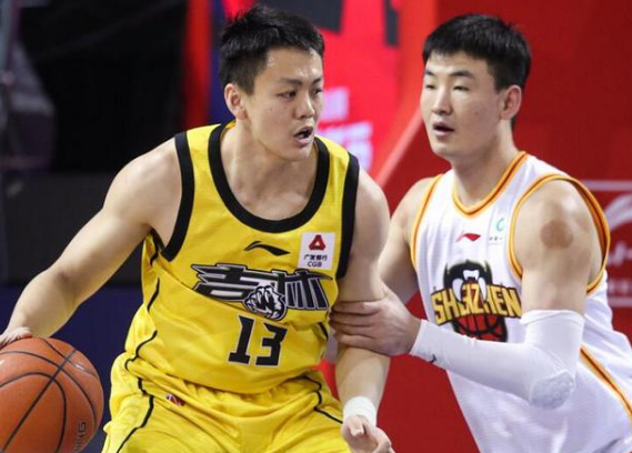 清晨山东泰山调整名单以备欧联，状态回暖环节打磨，压力陡增，心理建设被强调的简单介绍