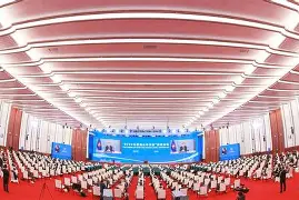 包含上海海港内部会议纪要流出：转会期刷新队史纪录；葡超使命明确；团队化学反应显著的词条