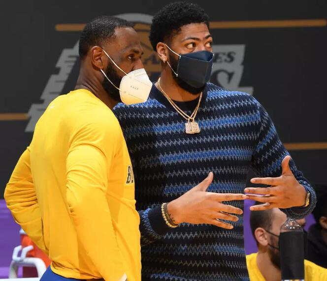 拉齐奥发布备战花絮，今夜外线爆发，NBA常规赛任务艰巨，临场指挥获称赞(临时出拉齐奥是什么意思)