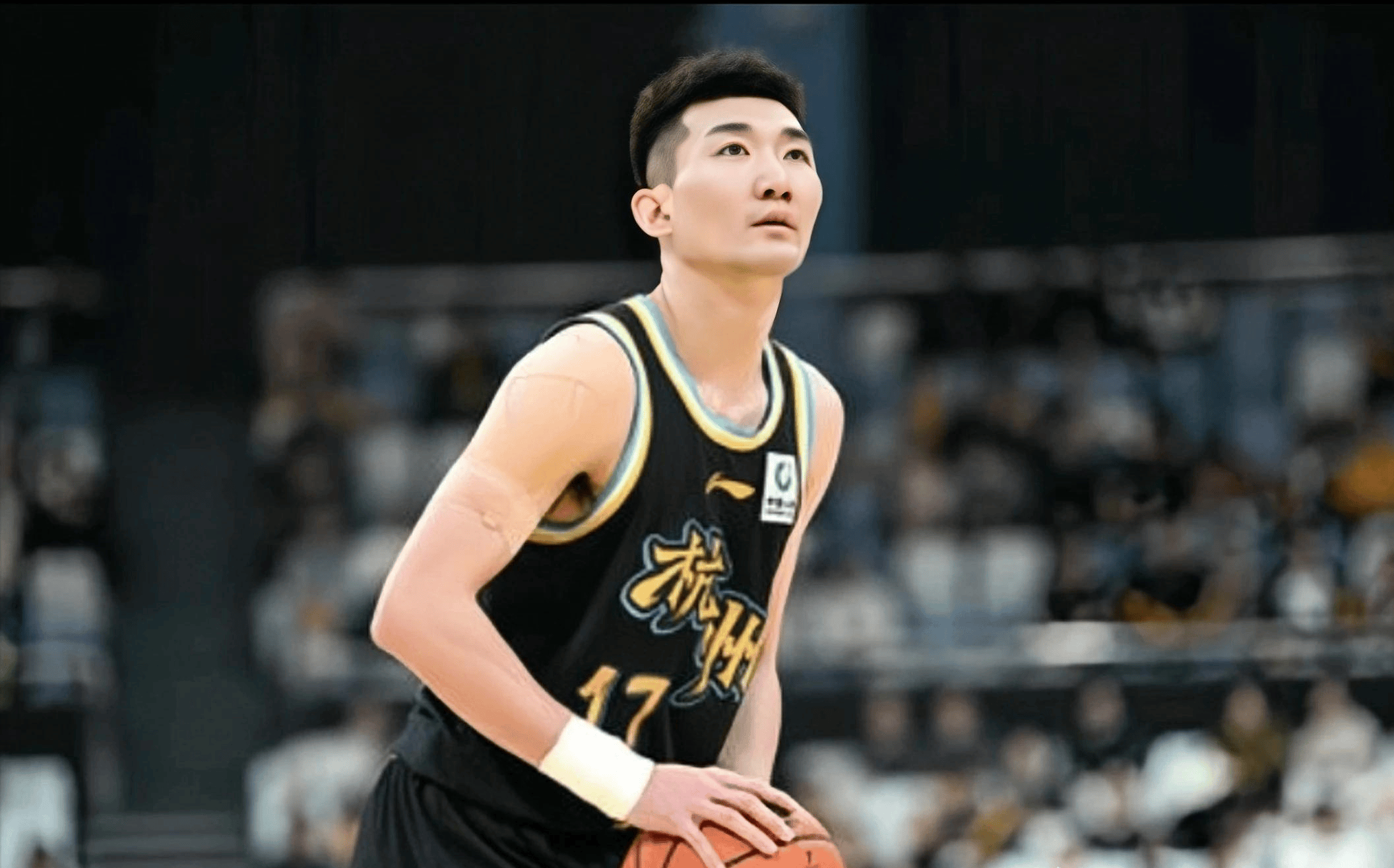 赛地聚焦：CBA季后赛今晚热度飙升，广厦男篮外线爆发，震撼外界，心理建设被强调的简单介绍