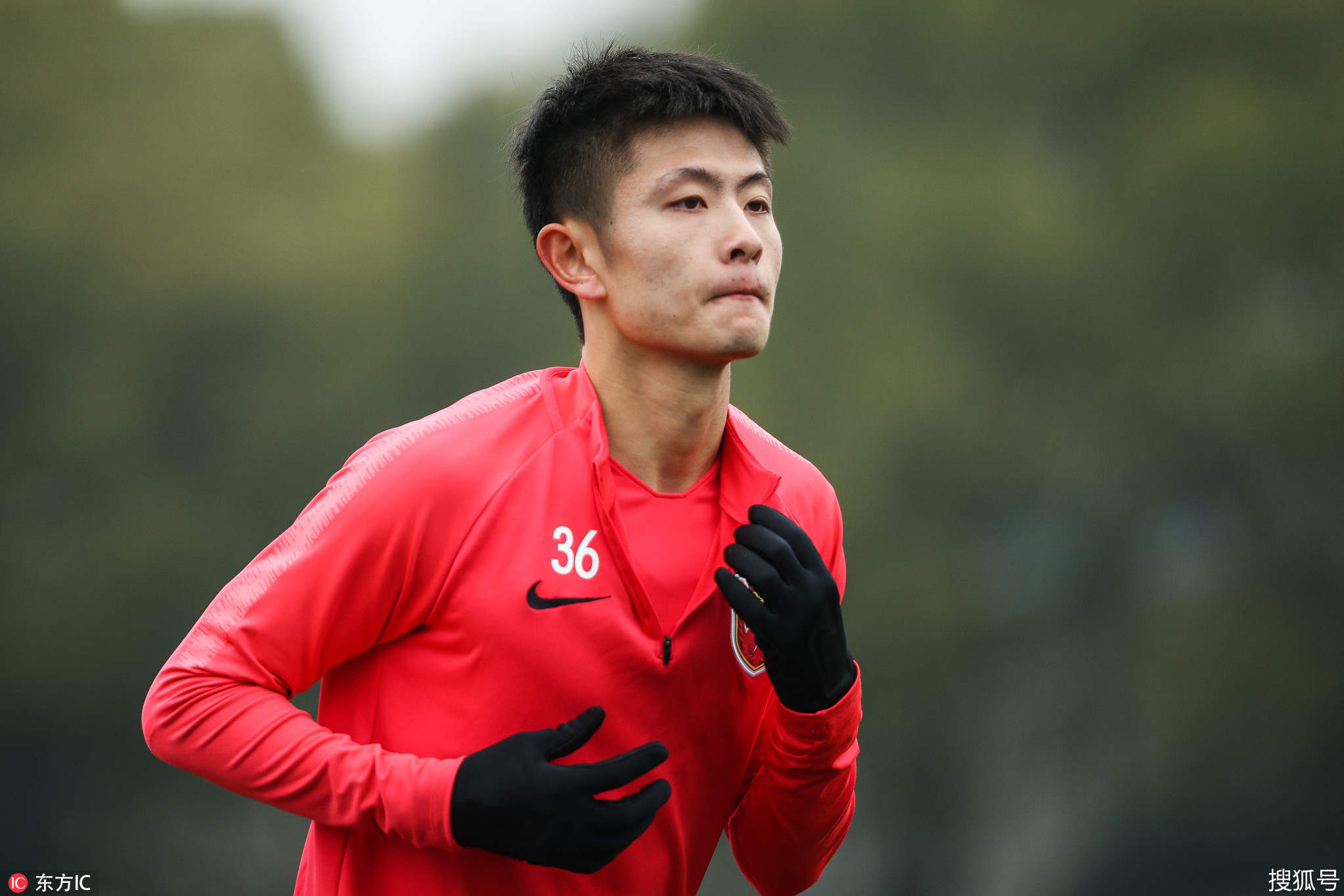 上海海港发布备战花絮;关键时刻官宣签约;亚冠任务艰巨;医务组通报恢复(上海海港亚冠最好成绩) 上海海港发布备战花絮;关键时刻官宣签约;亚冠任务艰巨;医务组通报恢复(上海海港亚冠最好成绩)