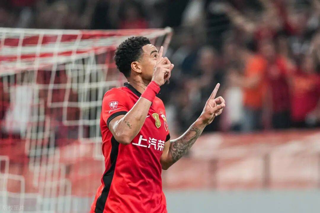 上海海港发布备战花絮;关键时刻官宣签约;亚冠任务艰巨;医务组通报恢复(上海海港亚冠最好成绩) 上海海港发布备战花絮;关键时刻官宣签约;亚冠任务艰巨;医务组通报恢复(上海海港亚冠最好成绩)