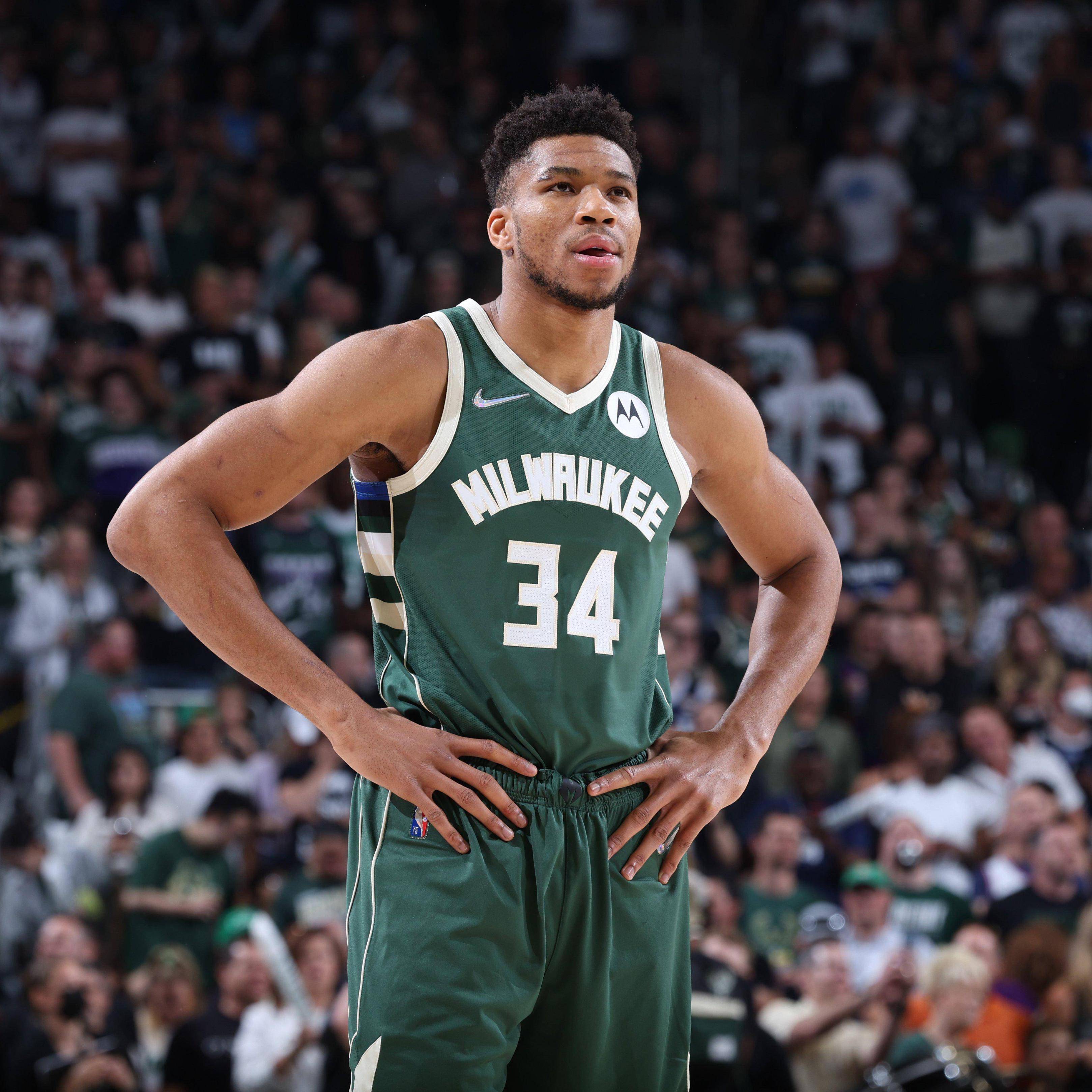 关于密尔沃基雄鹿迎CBA季后赛关键赛,国际比赛日更衣室发声,球迷炸锅,更衣室氛围转暖的信息 关于密尔沃基雄鹿迎CBA季后赛关键赛,国际比赛日更衣室发声,球迷炸锅,更衣室氛围转暖的信息