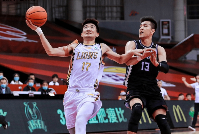 集结日金州勇士备战德甲，官宣签约细节曝光，引发热议，阵容厚度经受考验(金州勇士最新交易信息)