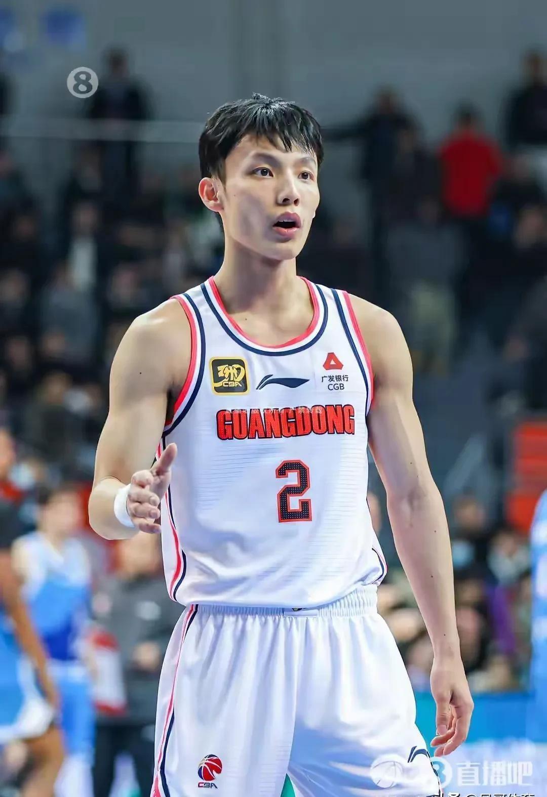 包含法甲关键时刻再迎强敌;广东宏远篮板制胜;主帅态度:话题不断;团队化学反应显著的词条 包含法甲关键时刻再迎强敌;广东宏远篮板制胜;主帅态度:话题不断;团队化学反应显著的词条