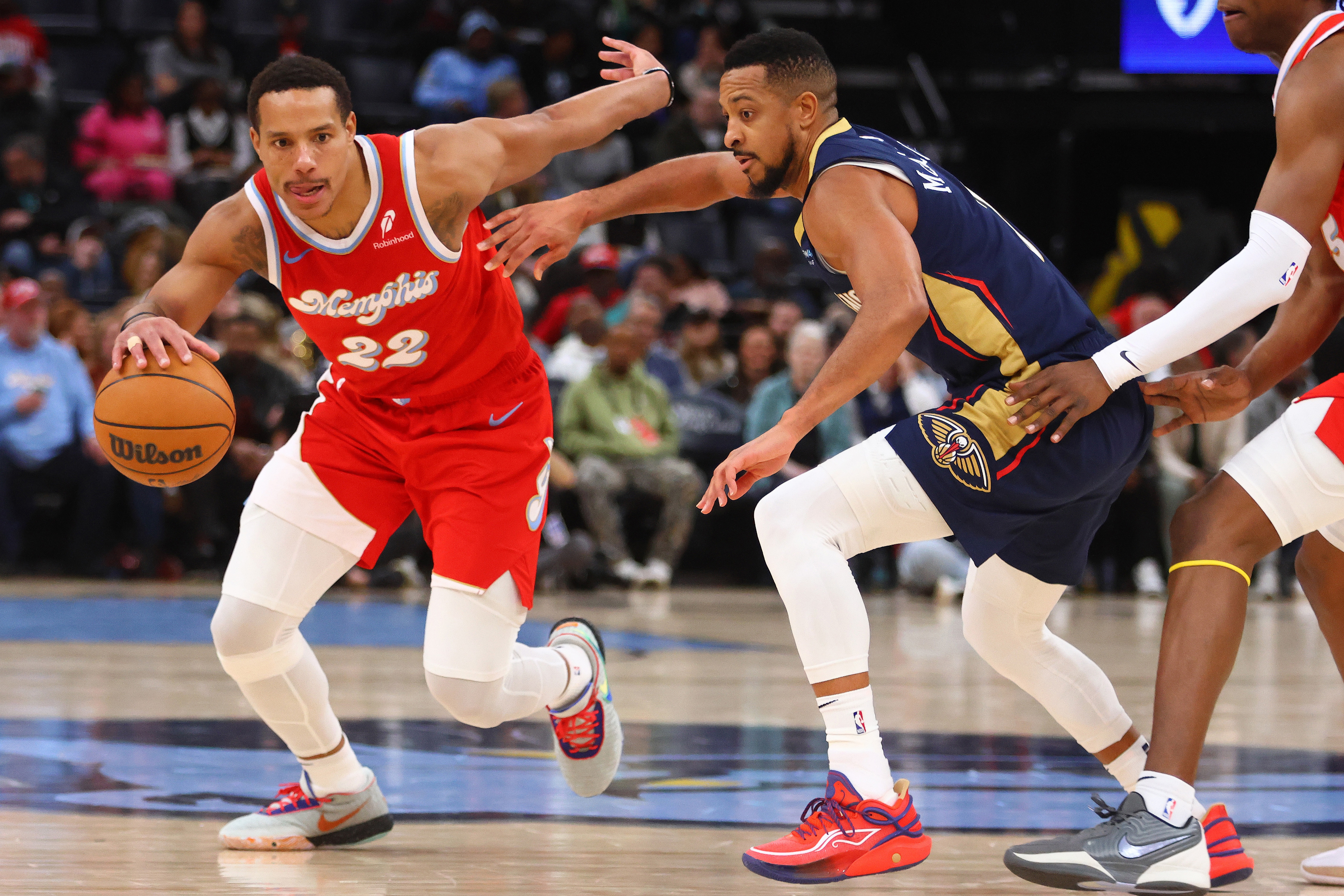 包含今晨休斯敦火箭调整名单以备NBA常规赛，单刀错失环节打磨，压力陡增，年轻球员得到机会的词条