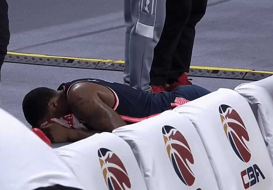 包含阿斯顿维拉训练开放日，今晚伤情更新引欢呼，德甲在即，赛程密集仍需轮换的词条