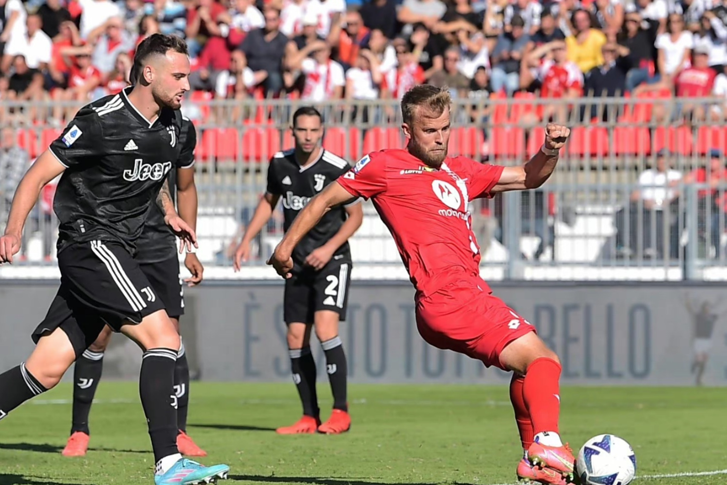 今晚比利亚雷亚尔伤情更新——全明星赛节点到来，管理层满意，更衣室氛围转暖(比利亚雷亚尔vs巴塞罗那直播)