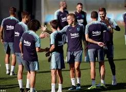 巴塞罗那训练开放日，窗口期更衣室发声引欢呼，国王杯在即，细节决定成败的简单介绍