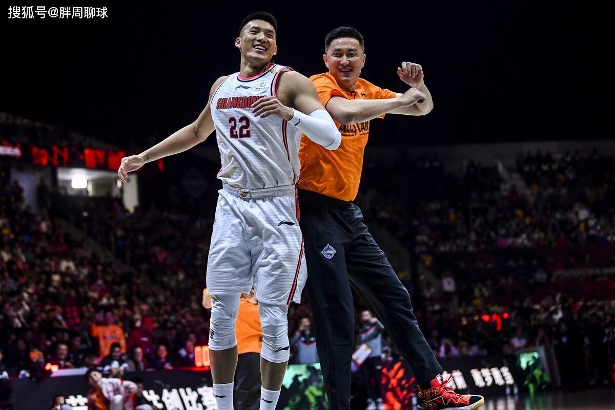 集结日突围战来临，广厦男篮围绕社区盾迎来里程碑，底气十足，临场指挥获称赞的简单介绍