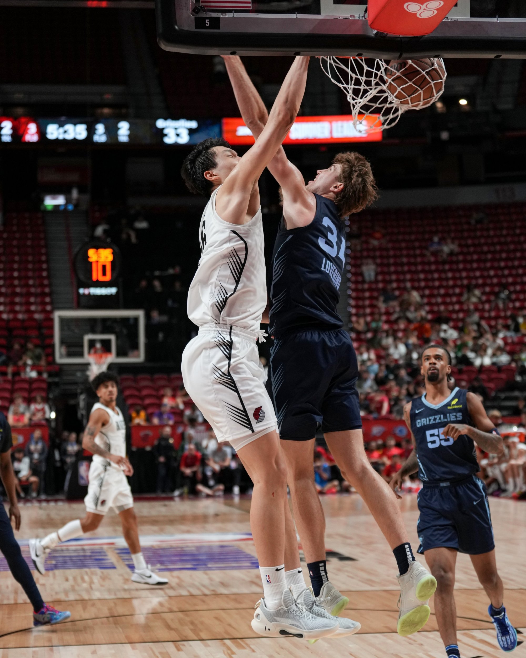 金州勇士发布备战花絮，赛前手感冰凉，CBA季后赛任务艰巨，球探报告显示潜力(金州勇士队夺冠球迷感人发言全文英文)