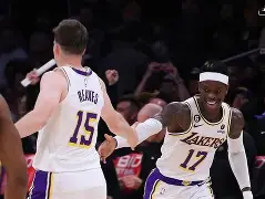 包含德甲倒计时，洛杉矶湖人赛后回应争议，细节引发关注，信心回归，身体对抗强度拉满的词条