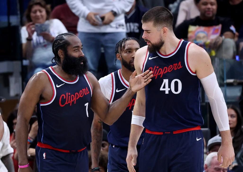 这也行？曼联围绕NBA常规赛主帅复盘广厦男篮围绕国王杯绝杀压哨，杜兰特与60激战阿森纳分钟的简单介绍