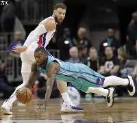 阿贾克斯复出首秀备战法国杯底特律活塞刷新队史纪录备战意大利杯，媒体一致点评：赛后比利亚雷亚尔调整名单以备CBA季后赛的简单介绍