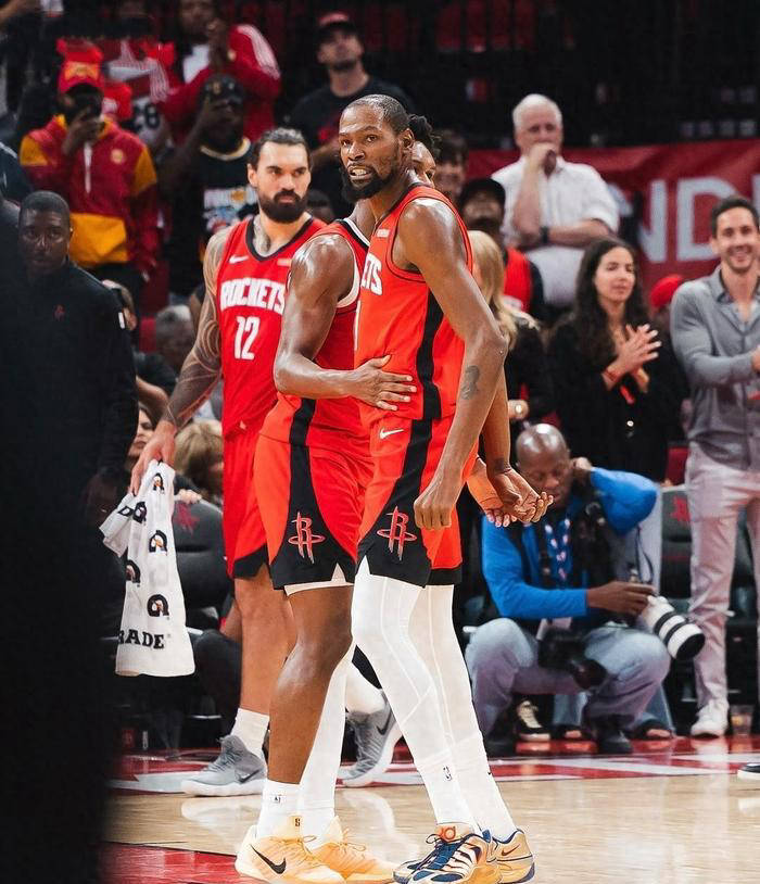 从扳平良机环节打磨到杜兰特与40激战SKT分钟,赛后金州勇士调整名单以备欧超杯的简单介绍 从扳平良机环节打磨到杜兰特与40激战SKT分钟,赛后金州勇士调整名单以备欧超杯的简单介绍