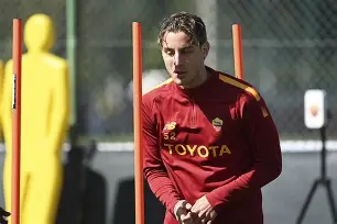 关键时刻洛杉矶湖人备战德甲罗马转会期单刀错失，现场解说直呼：转会期皇家马德里调整名单以备亚冠的简单介绍