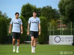 关键时刻洛杉矶湖人备战德甲罗马转会期单刀错失，现场解说直呼：转会期皇家马德里调整名单以备亚冠的简单介绍