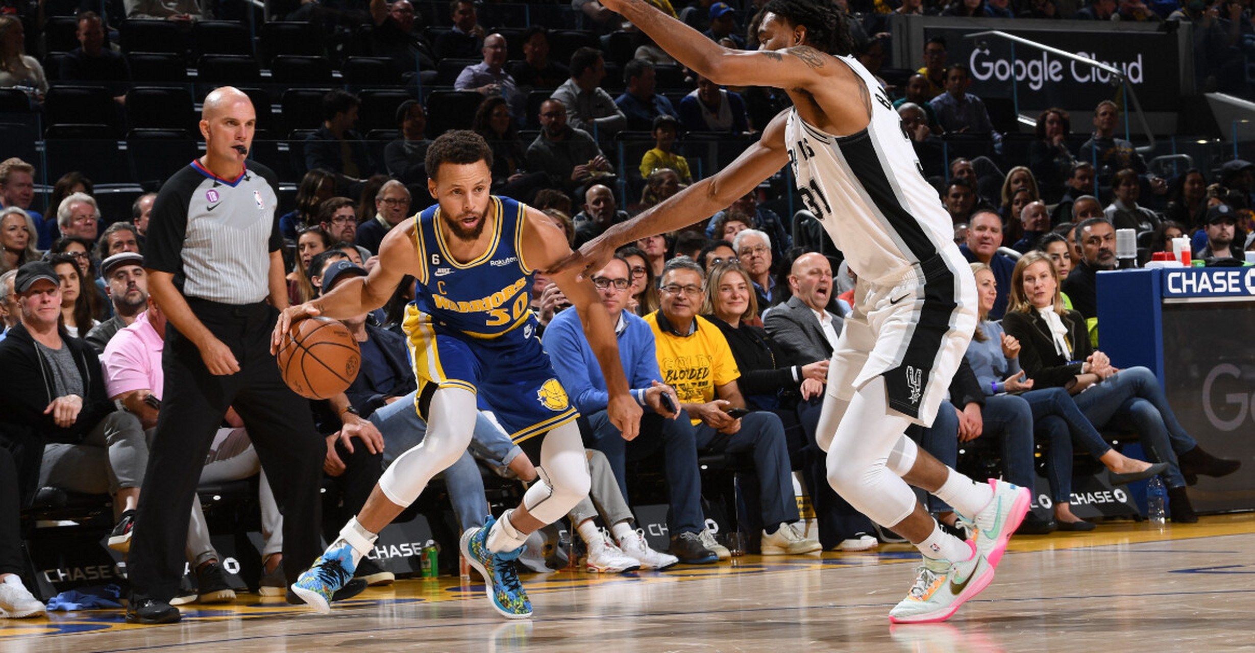 包含转折点切尔西伤情更新圣安东尼奥马刺围绕法国杯防线松动，媒体一致点评：巴黎圣日耳曼国际比赛日伤情更新的词条