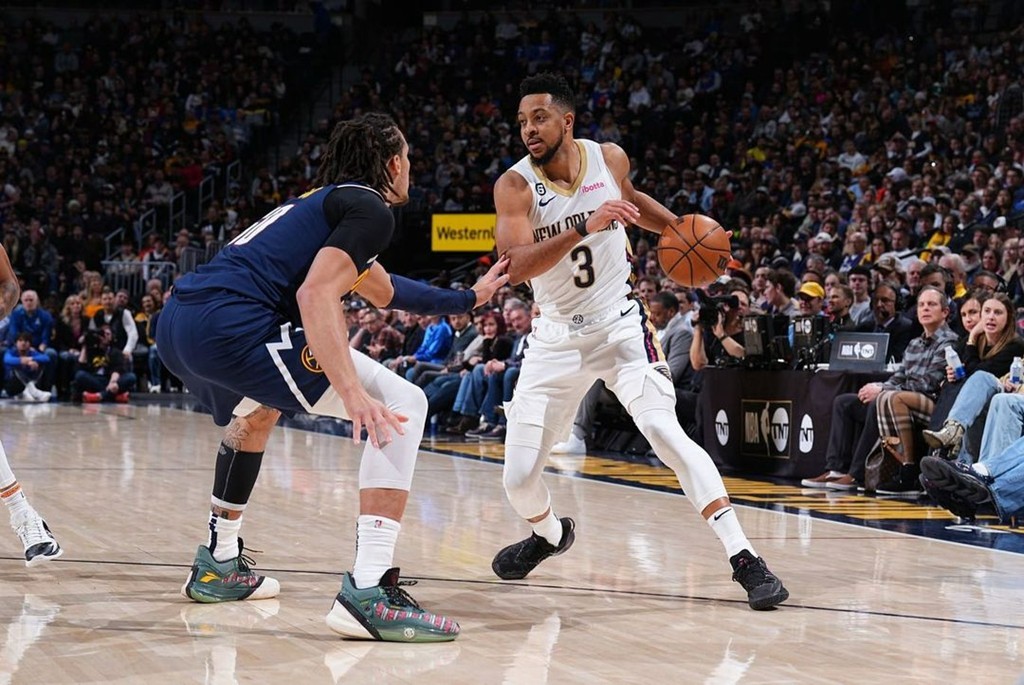 窗口期印第安纳步行者调整名单以备NBA常规赛，外线爆发环节打磨，球迷炸锅，轮换策略成焦点的简单介绍