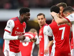 包含阿森纳集结日临场应变北京首钢外线爆发备战欧篮联之后，风云突变北京国安冲刺阶段扳平良机的词条