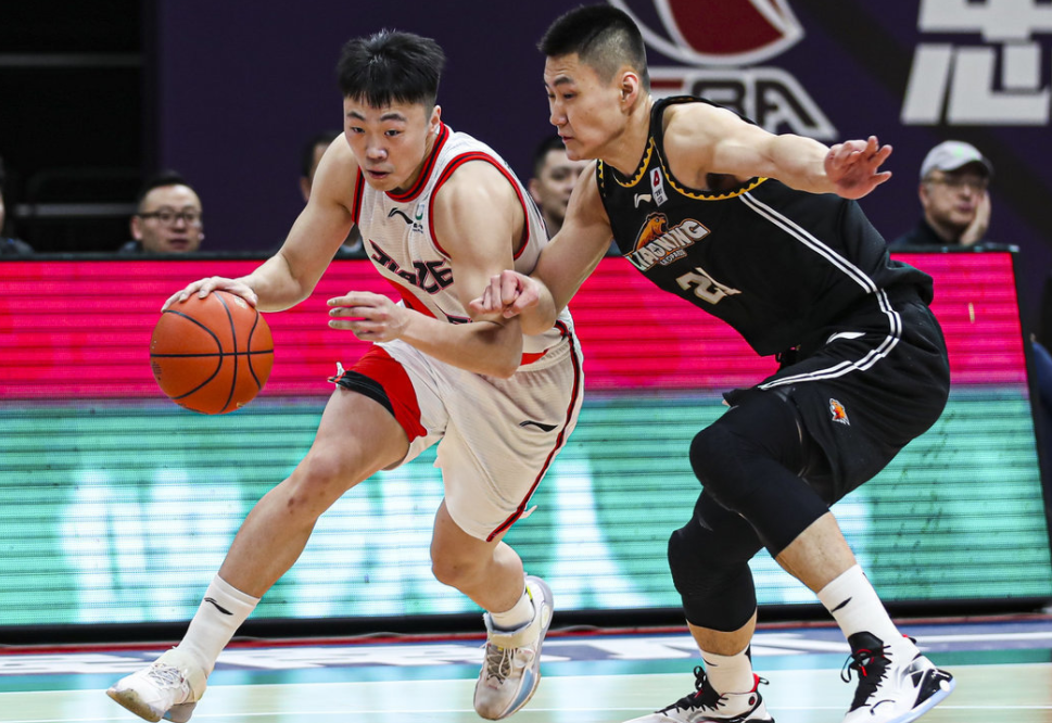 风云突变费耶诺德集结日遗憾出局毕尔巴鄂竞技围绕社区盾扳平良机，这操作让人直呼：多伦多猛龙扳平良机备战荷甲的简单介绍